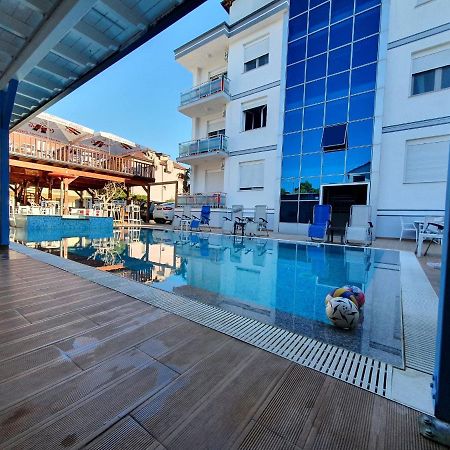 Brian Hotel Velipoja Kültér fotó
