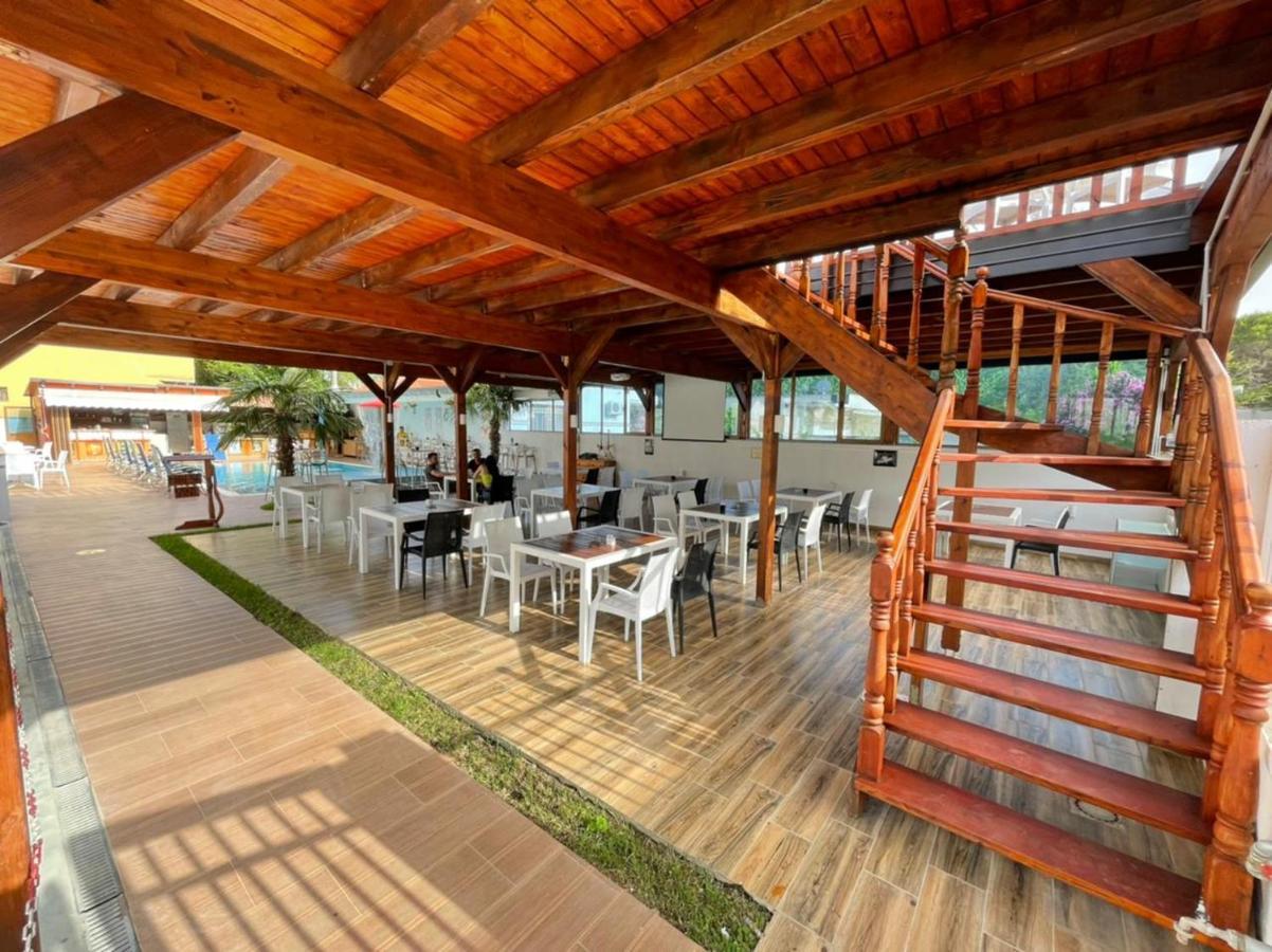 Brian Hotel Velipoja Kültér fotó