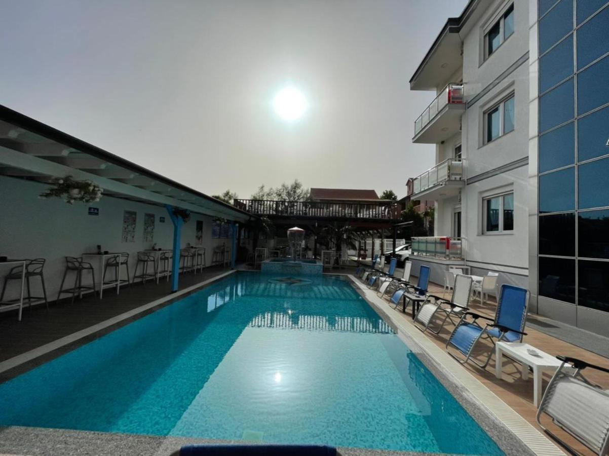 Brian Hotel Velipoja Kültér fotó