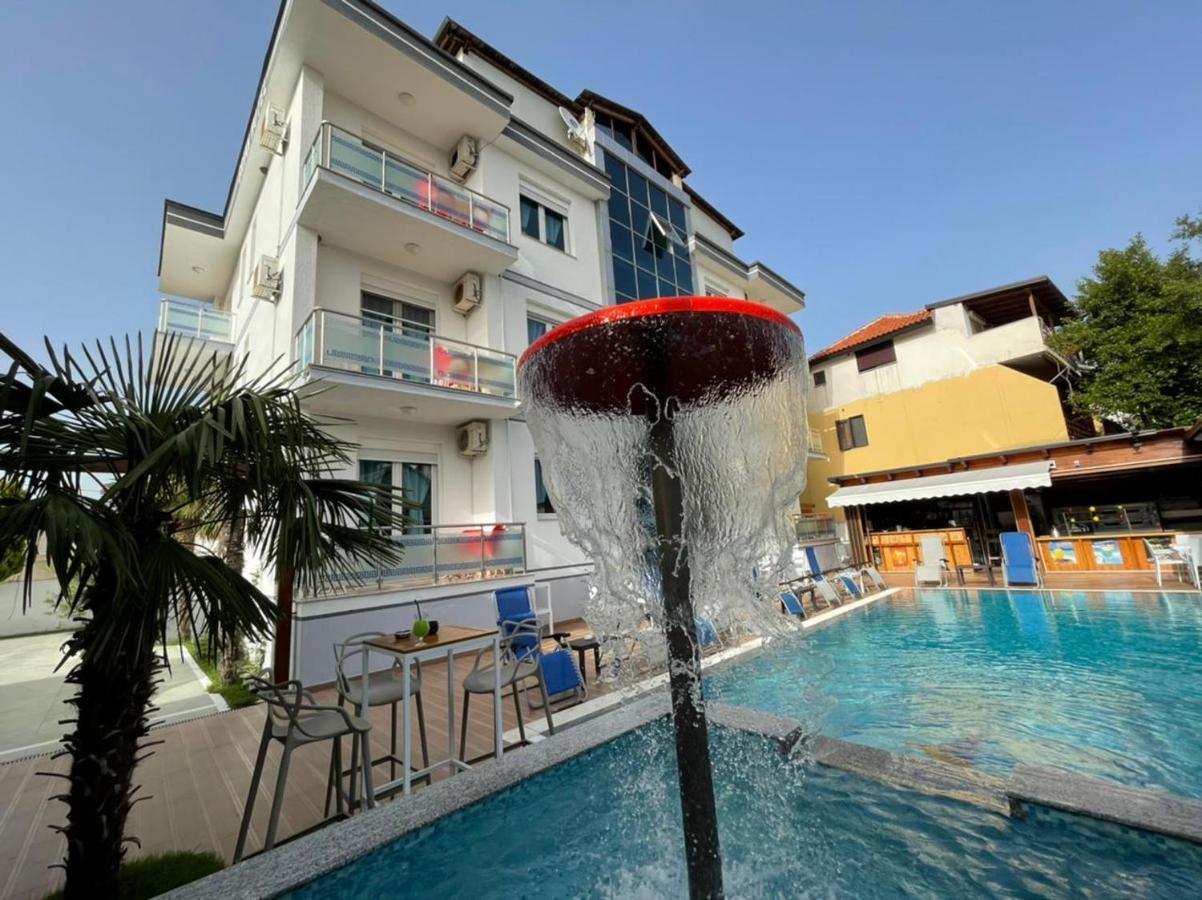 Brian Hotel Velipoja Kültér fotó