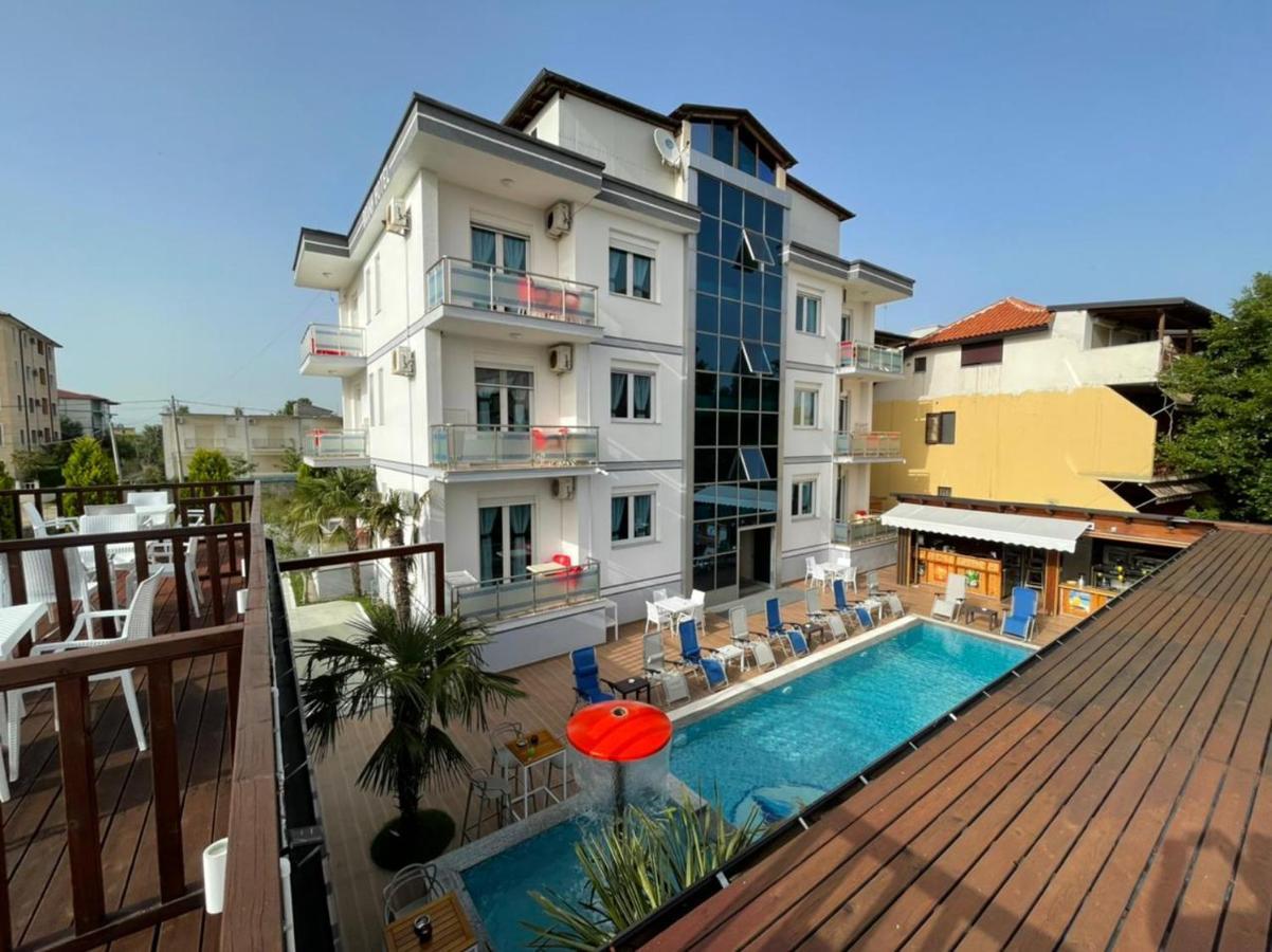 Brian Hotel Velipoja Kültér fotó