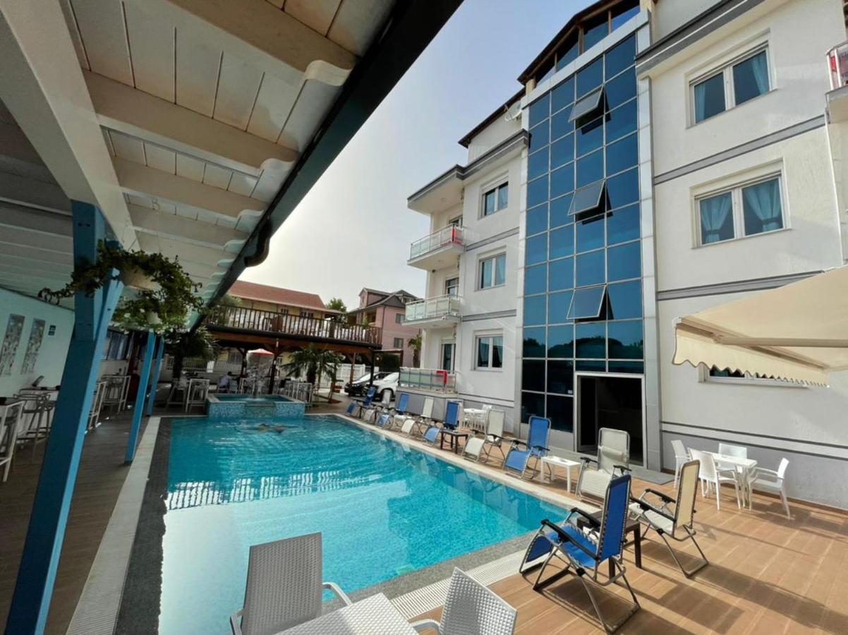Brian Hotel Velipoja Kültér fotó
