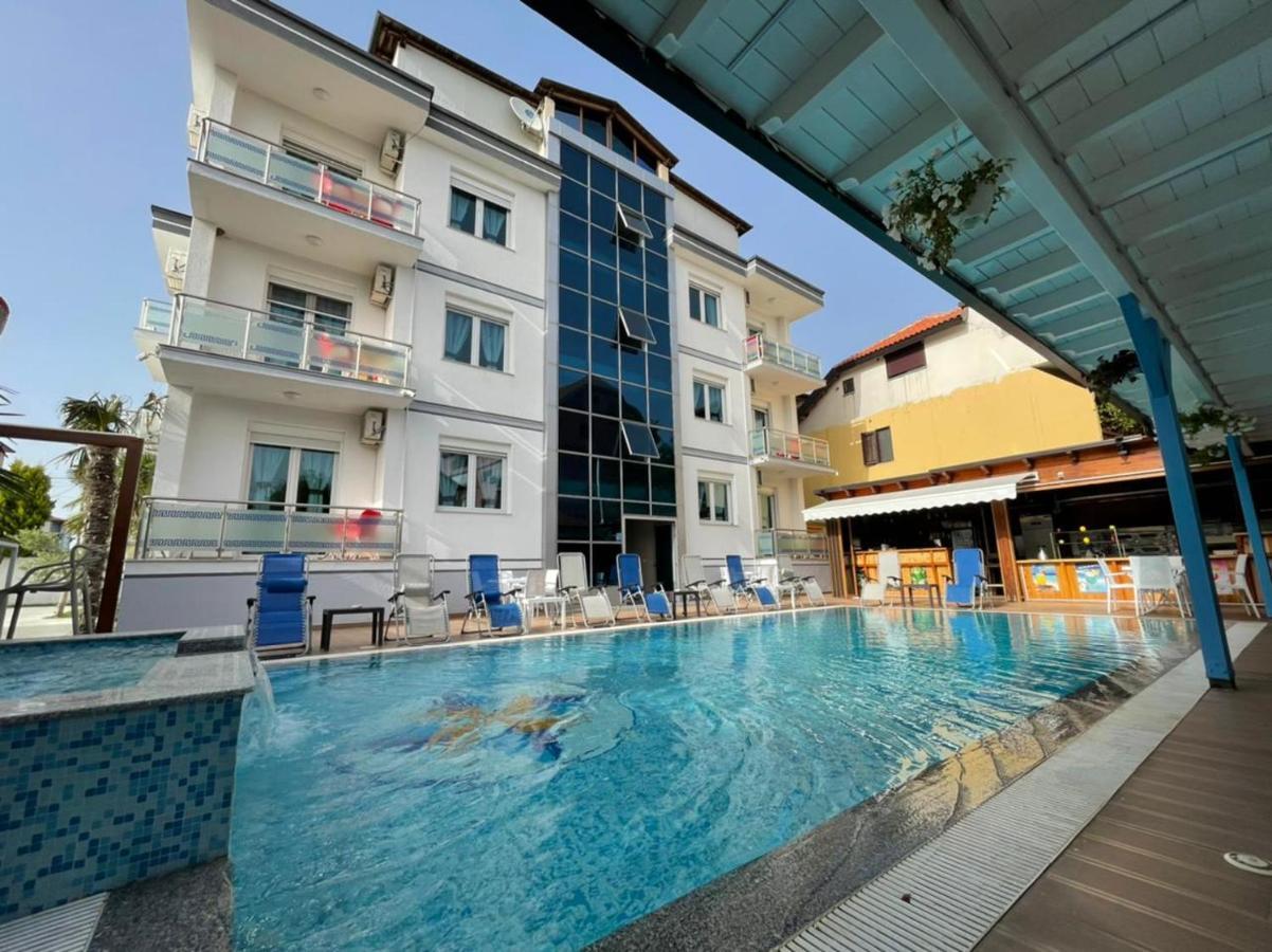 Brian Hotel Velipoja Kültér fotó