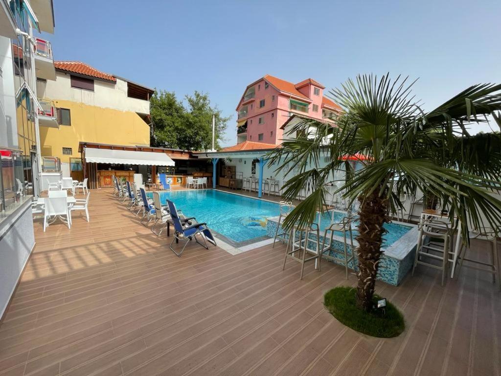 Brian Hotel Velipoja Kültér fotó