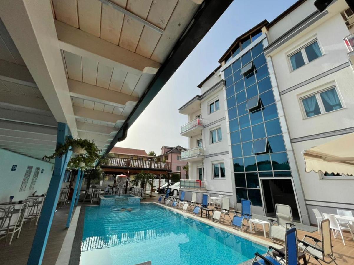 Brian Hotel Velipoja Kültér fotó