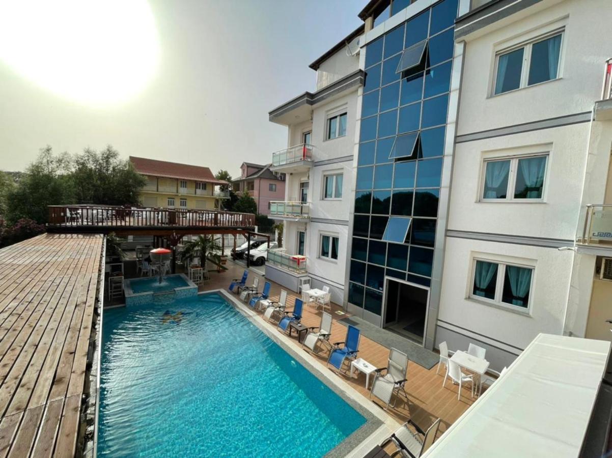 Brian Hotel Velipoja Kültér fotó