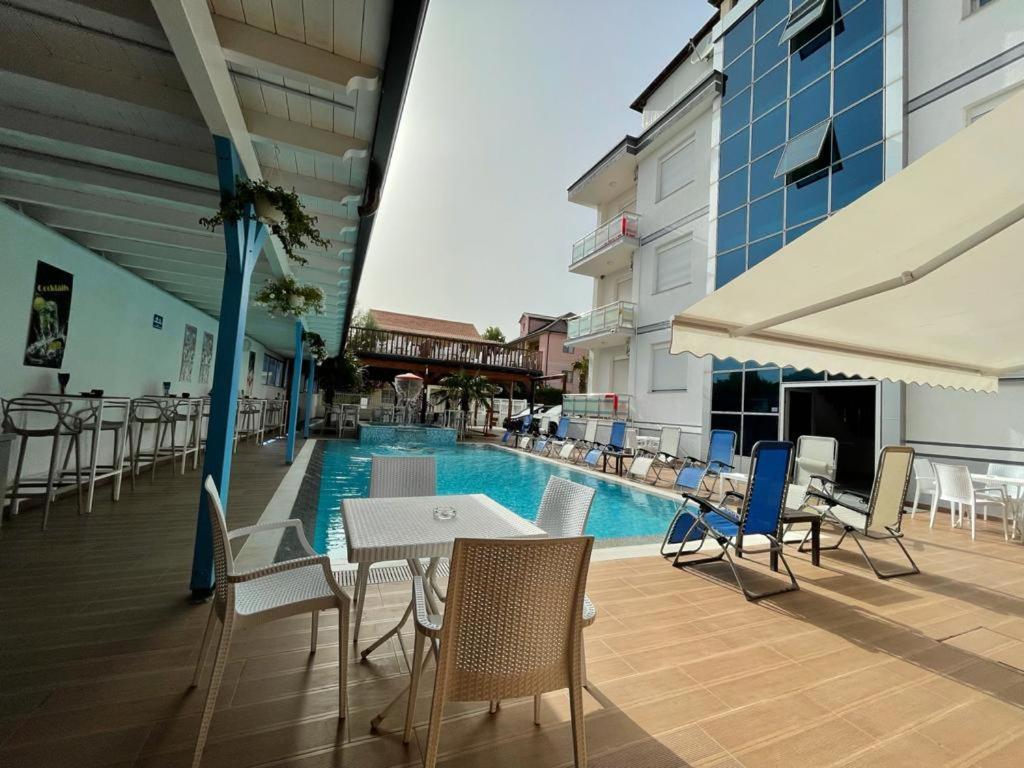Brian Hotel Velipoja Kültér fotó