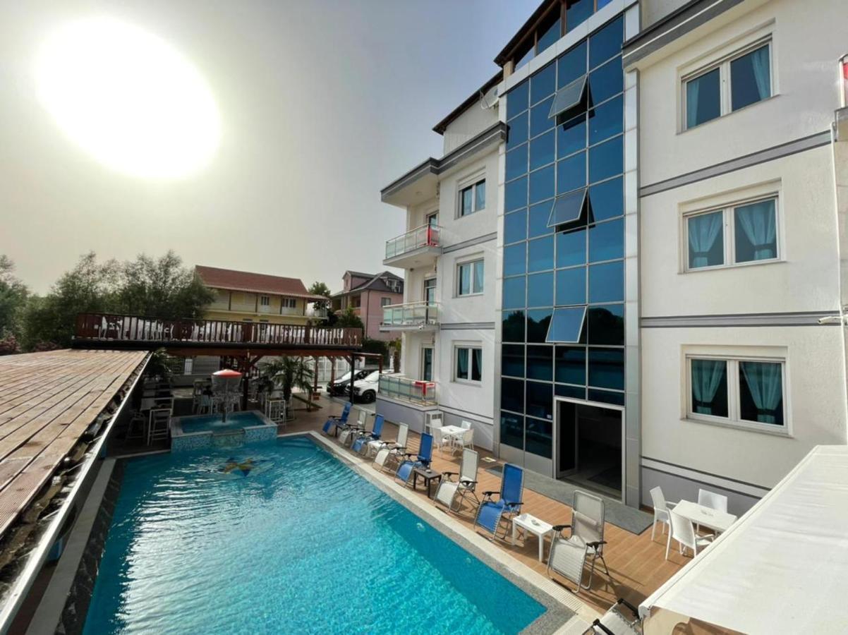 Brian Hotel Velipoja Kültér fotó