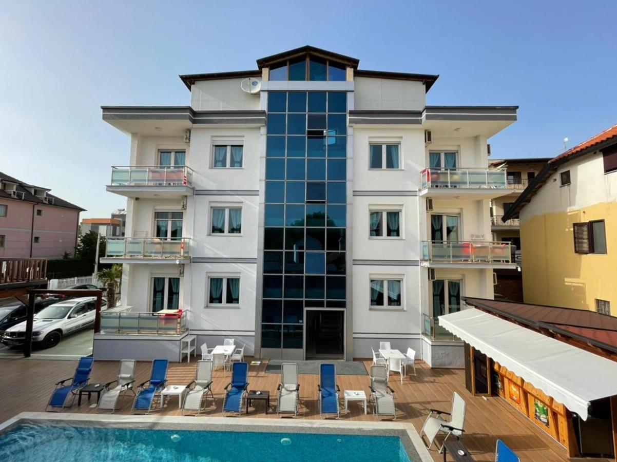 Brian Hotel Velipoja Kültér fotó