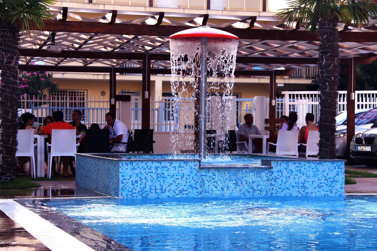 Brian Hotel Velipoja Kültér fotó
