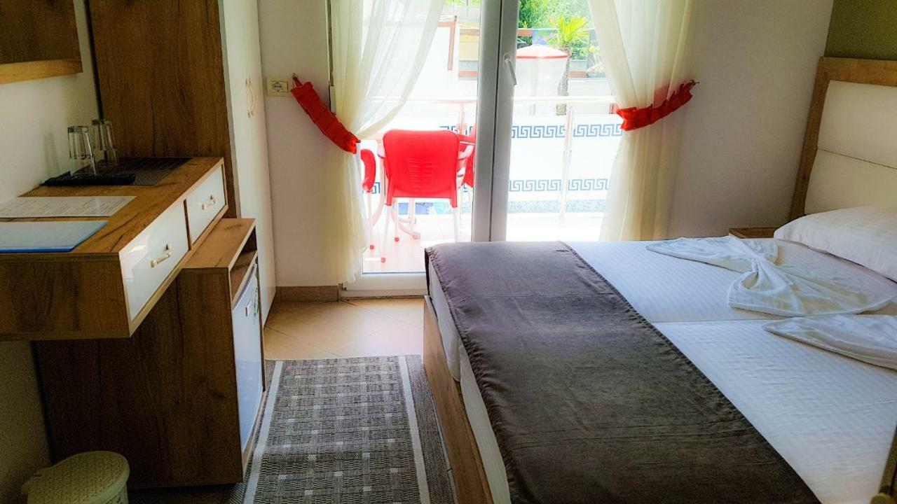 Brian Hotel Velipoja Kültér fotó