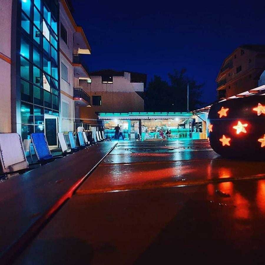 Brian Hotel Velipoja Kültér fotó